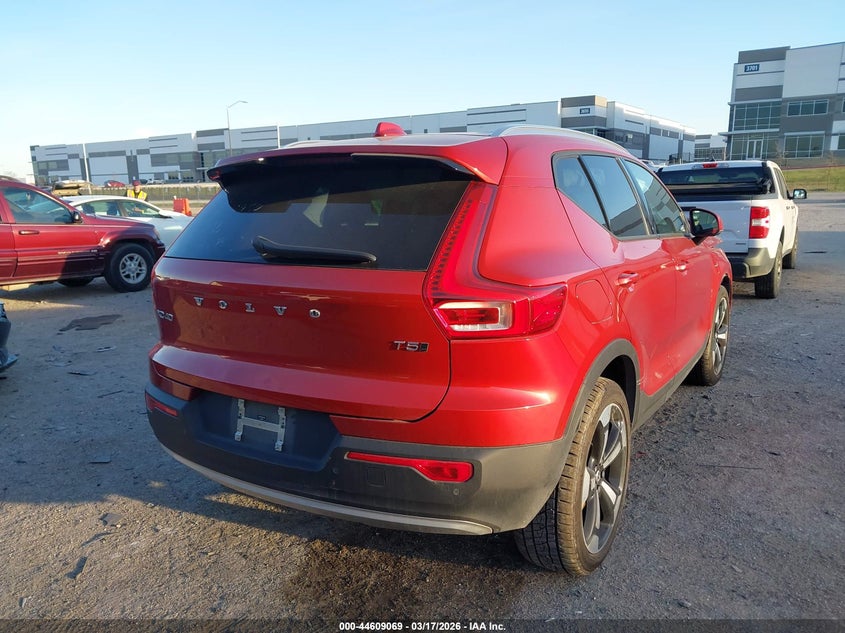 Vin: yv4162uk8m2419697, lot: 45106023, volvo xc40 t5 momentum 20214