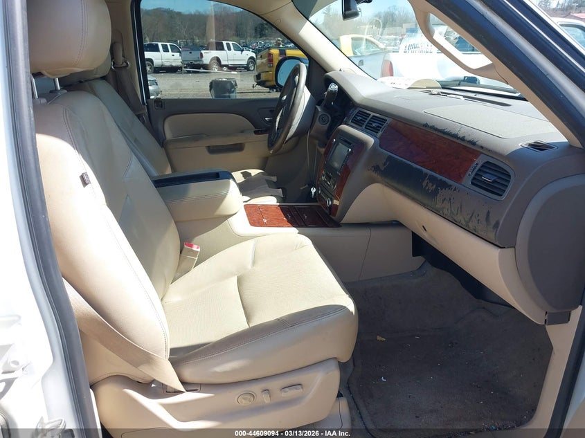 2014 Chevrolet Suburban 1500 Ltz