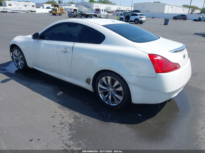 2011 Infiniti G37 Journey