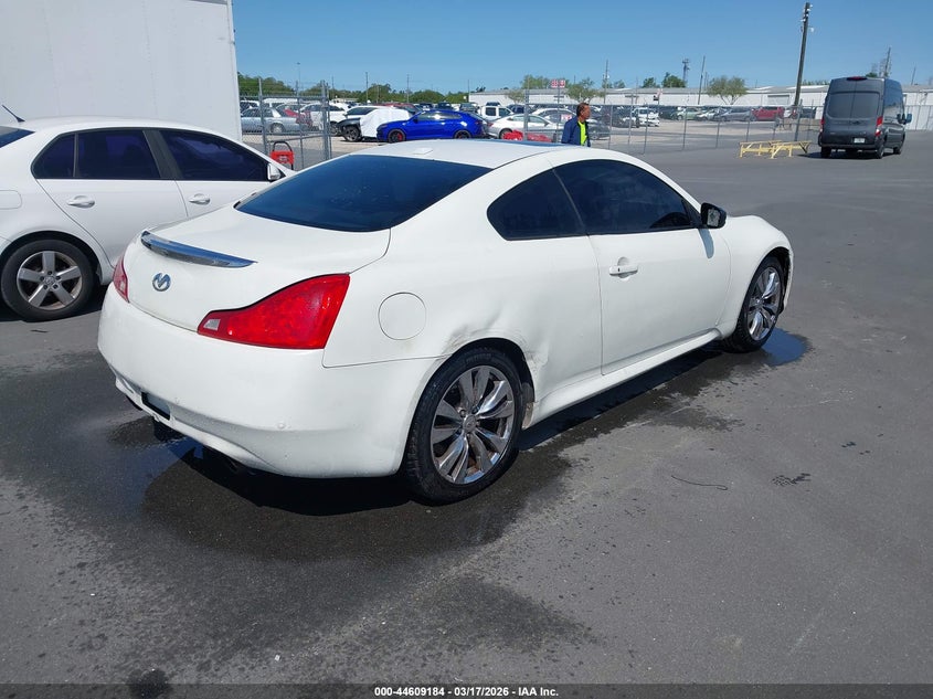 2011 Infiniti G37 Journey