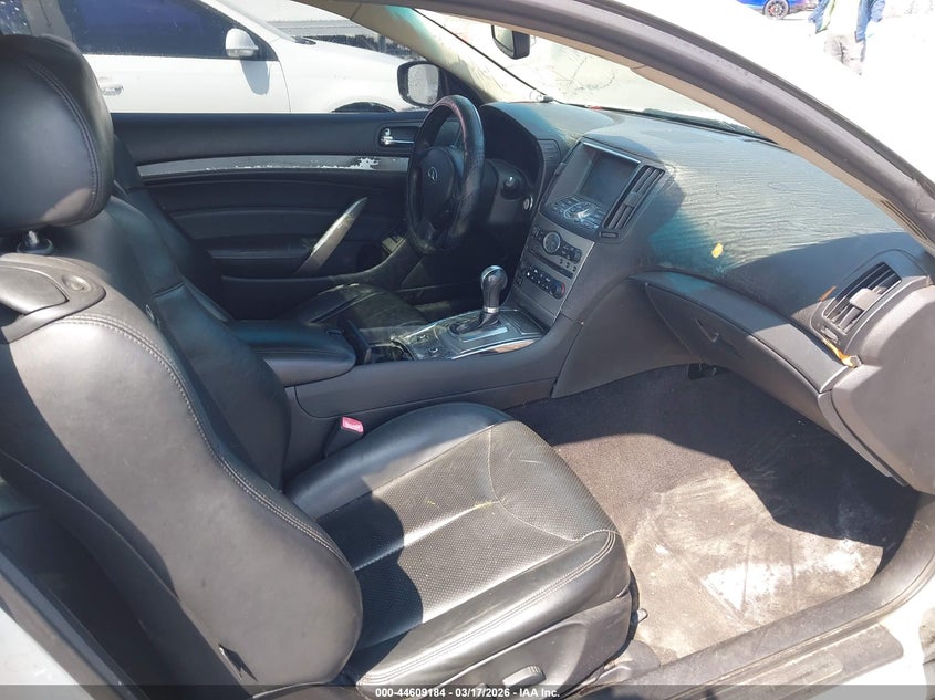 2011 Infiniti G37 Journey