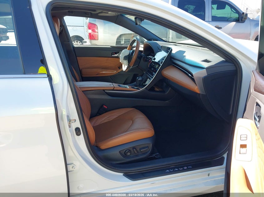 2020 Toyota Avalon Hybrid Limited