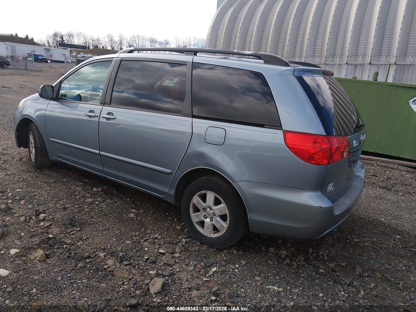 2010 Toyota Sienna Le