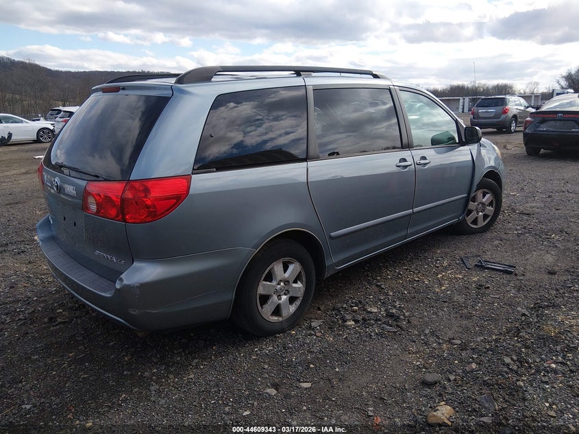 2010 Toyota Sienna Le