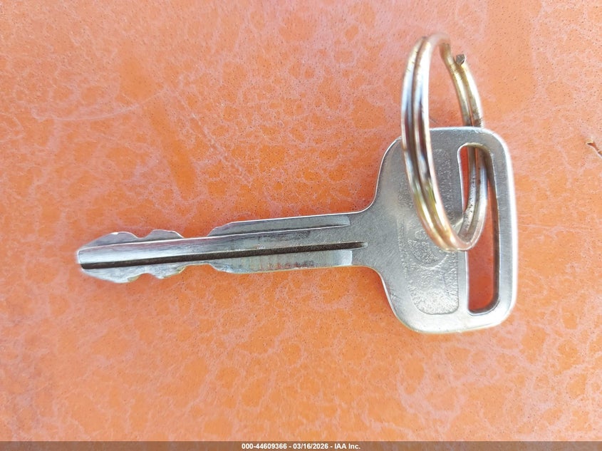 2000 Toyota Sienna Le VIN: 4T3ZF13C4YU207290 Lot: 44609366