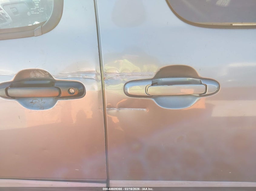 2000 Toyota Sienna Le VIN: 4T3ZF13C4YU207290 Lot: 44609366