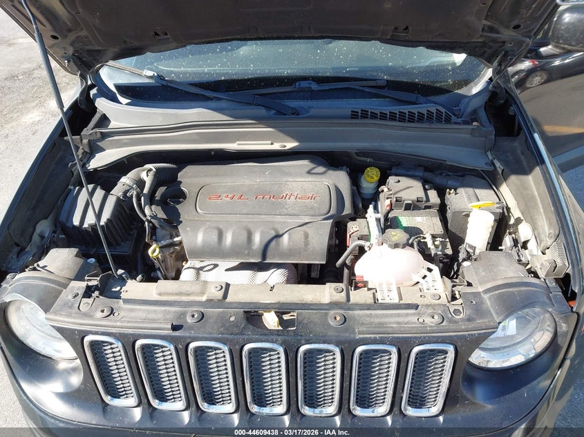 2015 Jeep Renegade Latitude VIN: ZACCJABT8FPB40260 Lot: 44609438