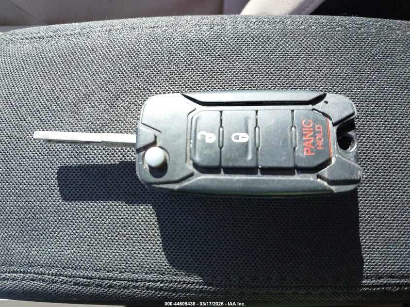 2015 Jeep Renegade Latitude VIN: ZACCJABT8FPB40260 Lot: 44609438