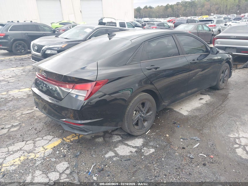 2022 Hyundai Elantra Sel