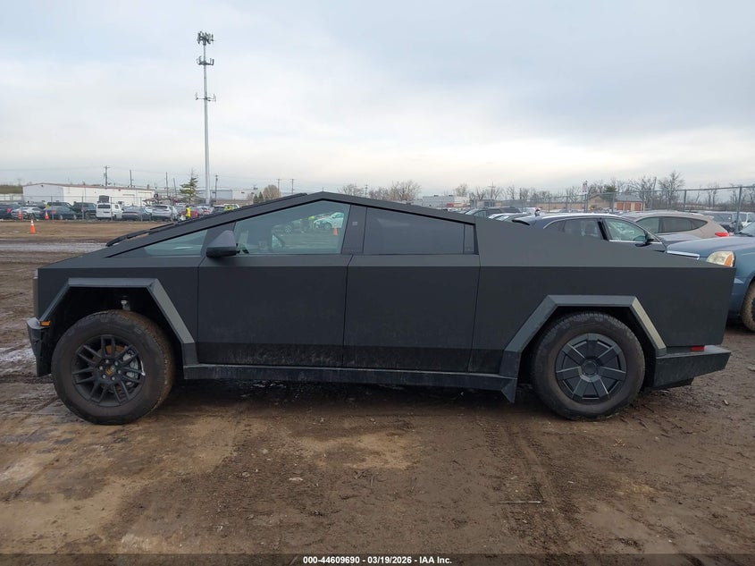 2025 Tesla Cybertruck All-Wheel Drive VIN: 7G2CEHED7SA067895 Lot: 44609690