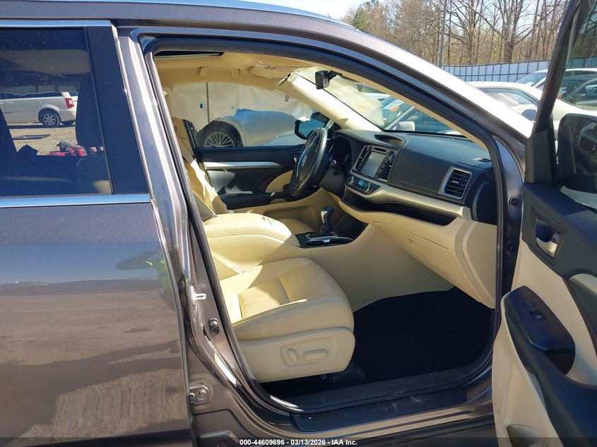 2019 Toyota Highlander Xle