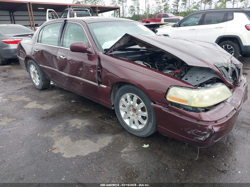 2007 Lincoln Town Car Signature Limited