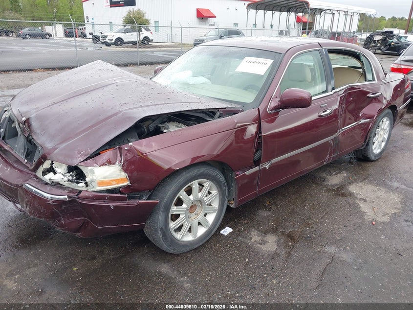 2007 Lincoln Town Car Signature Limited