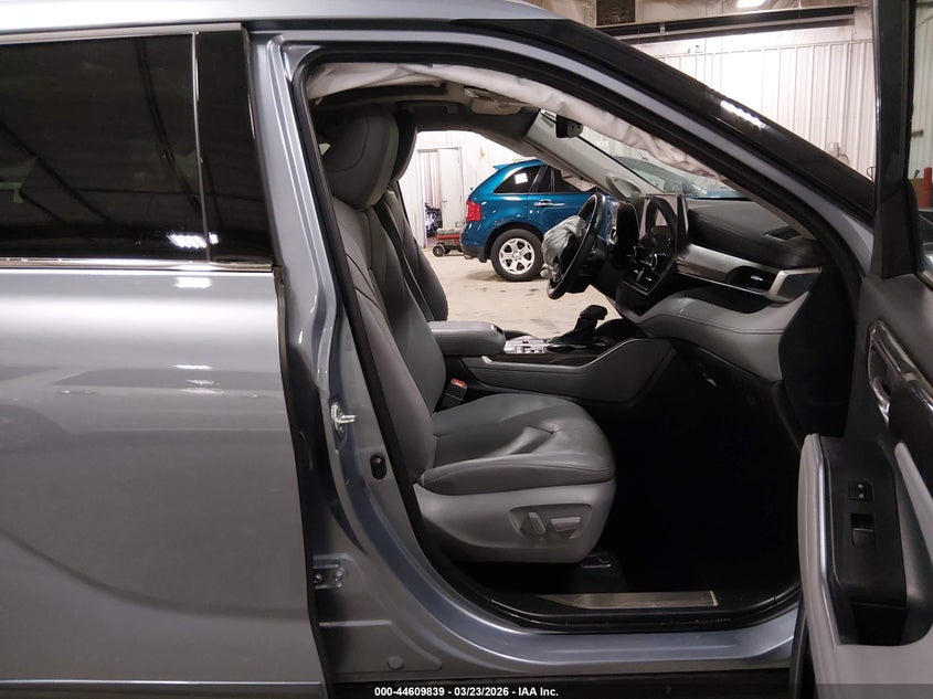 2024 TOYOTA HIGHLANDER HYBRID auction photo 5