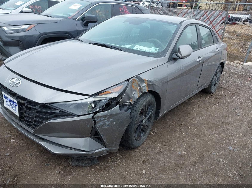 2022 Hyundai Elantra Sel