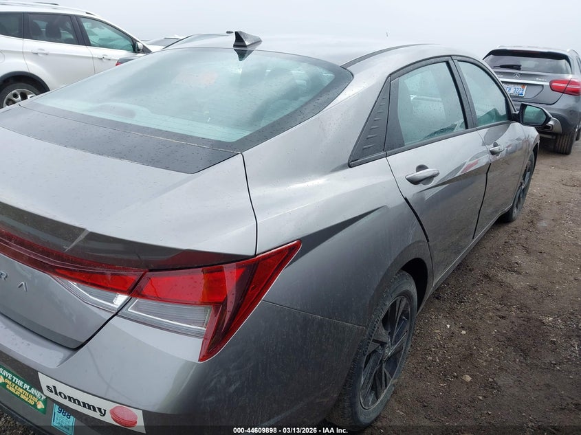 2022 Hyundai Elantra Sel