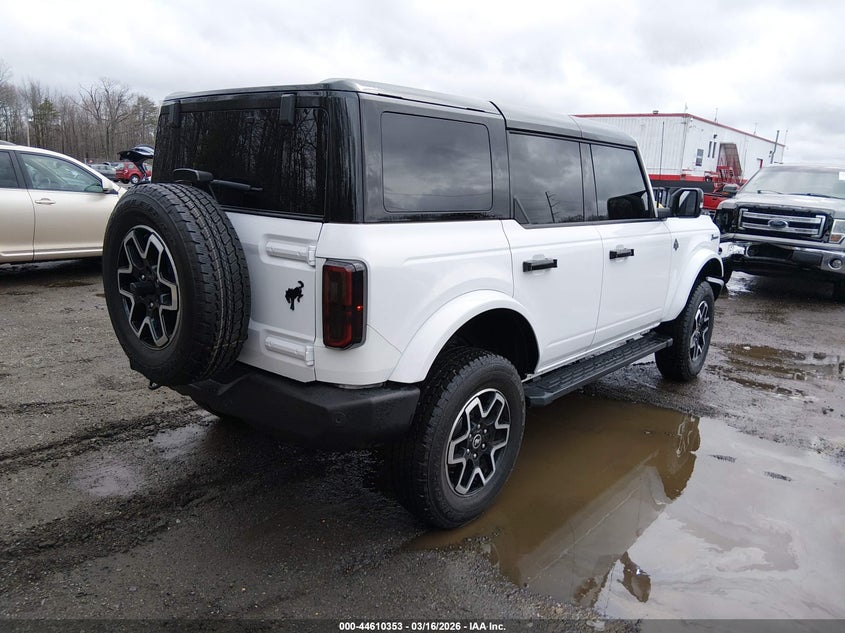 2024 Ford Bronco Outer Banks