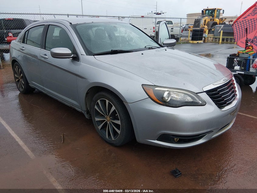 2014 Chrysler 200 Touring