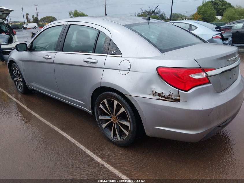 2014 Chrysler 200 Touring