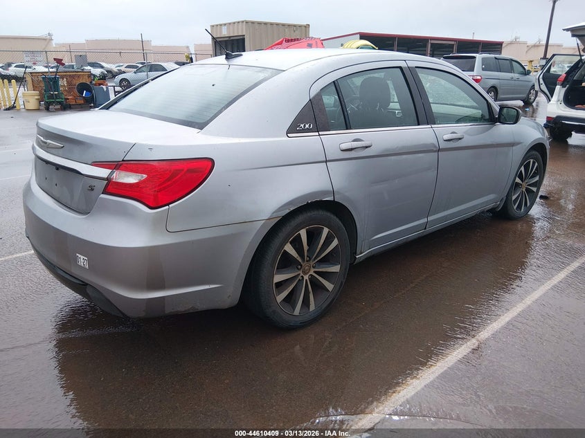 2014 Chrysler 200 Touring