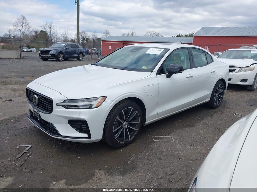 2024 Volvo S60 Recharge Plug-In Hybrid T8 Plus Dark Theme