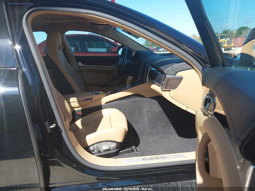 2016 Porsche Panamera 4