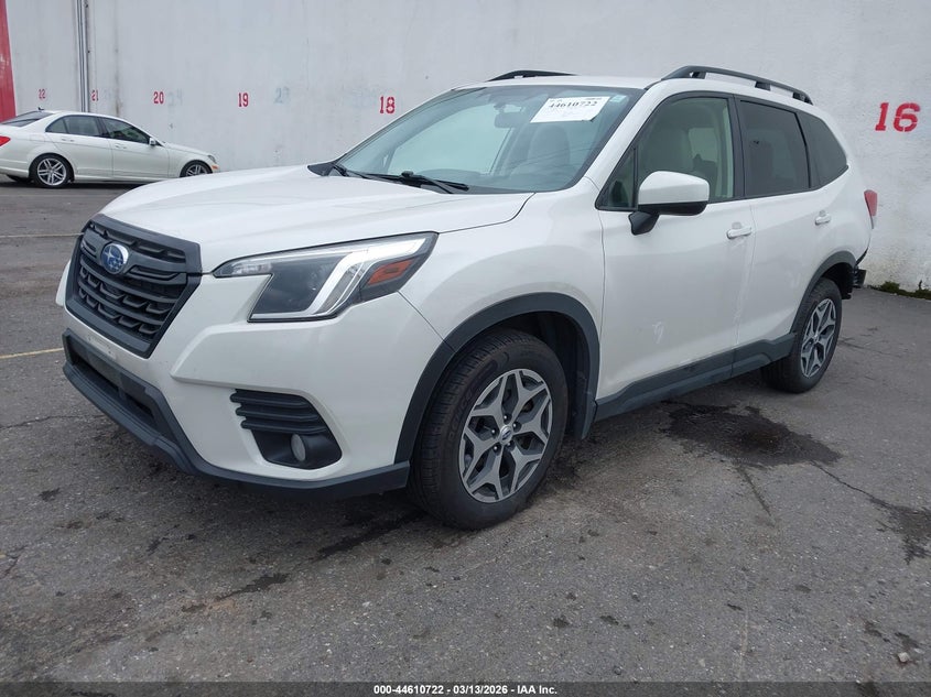 2022 Subaru Forester Premium