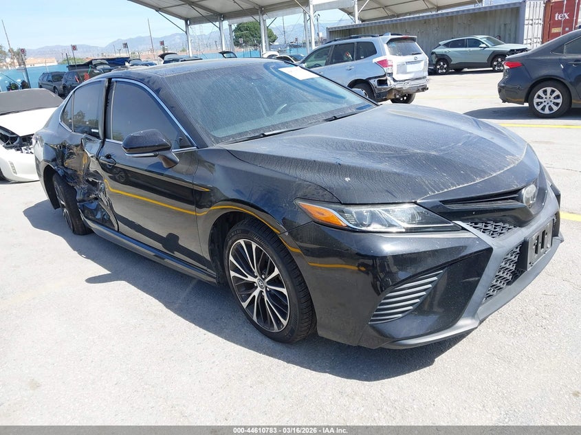 2018 TOYOTA CAMRY SE