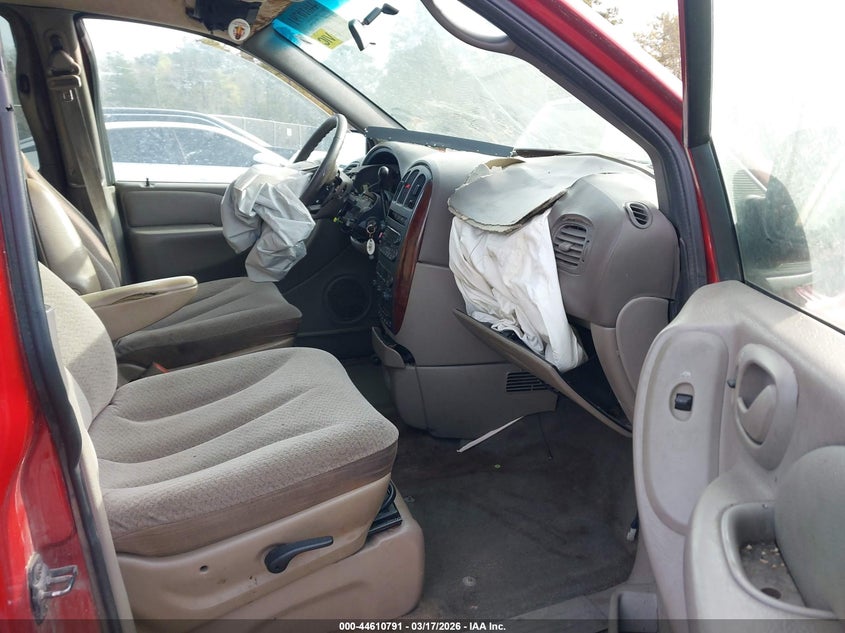 2002 Chrysler Town & Country Lxi