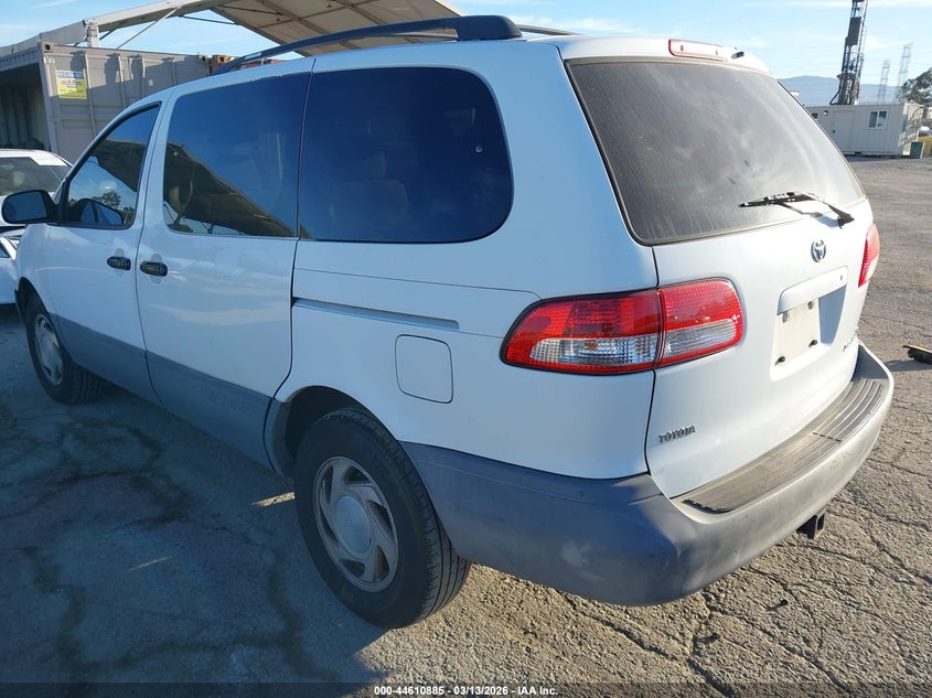 2001 Toyota Sienna Le