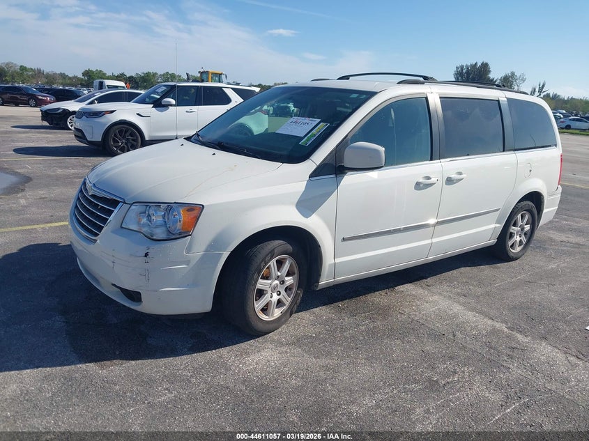 2010 Chrysler Town & Country Touring