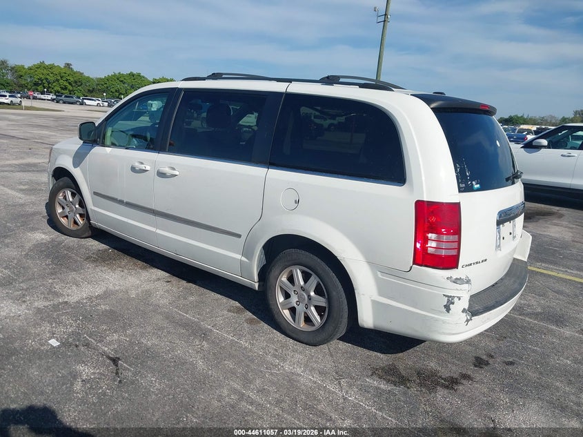2010 Chrysler Town & Country Touring
