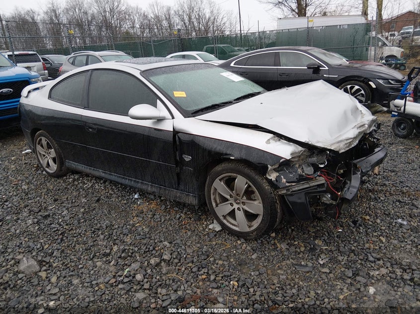 2004 PONTIAC GTO