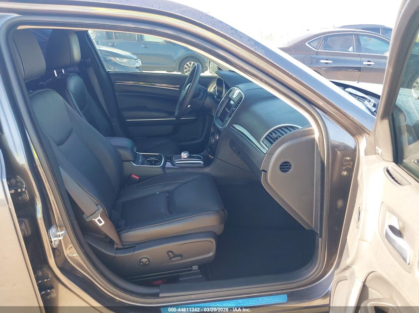 2022 Chrysler 300 Touring L