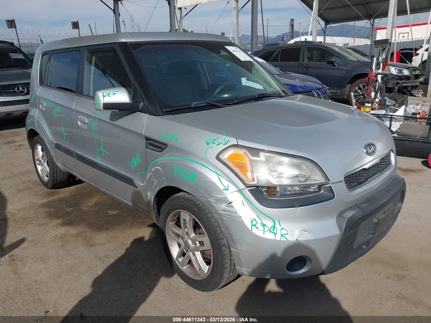 2010 Kia Soul +