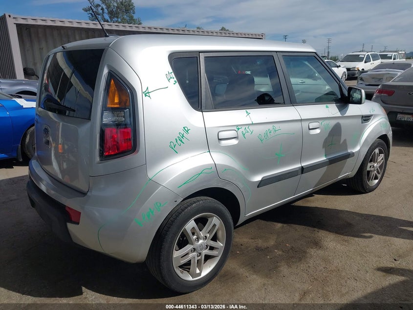 2010 Kia Soul +