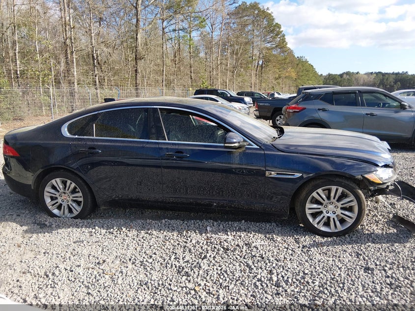 2017 Jaguar Xf 35T Premium VIN: SAJBJ4BV2HCY28066 Lot: 44611357