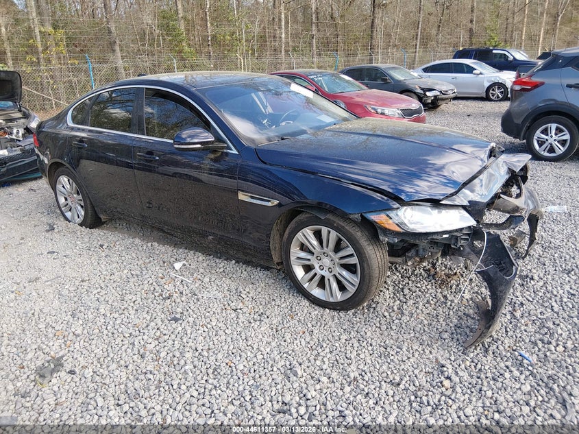 SAJBJ4BV2HTY28066 JAGUAR XF Photo 1