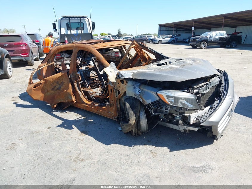 2015 MERCEDES-BENZ GLA 250 4MATIC