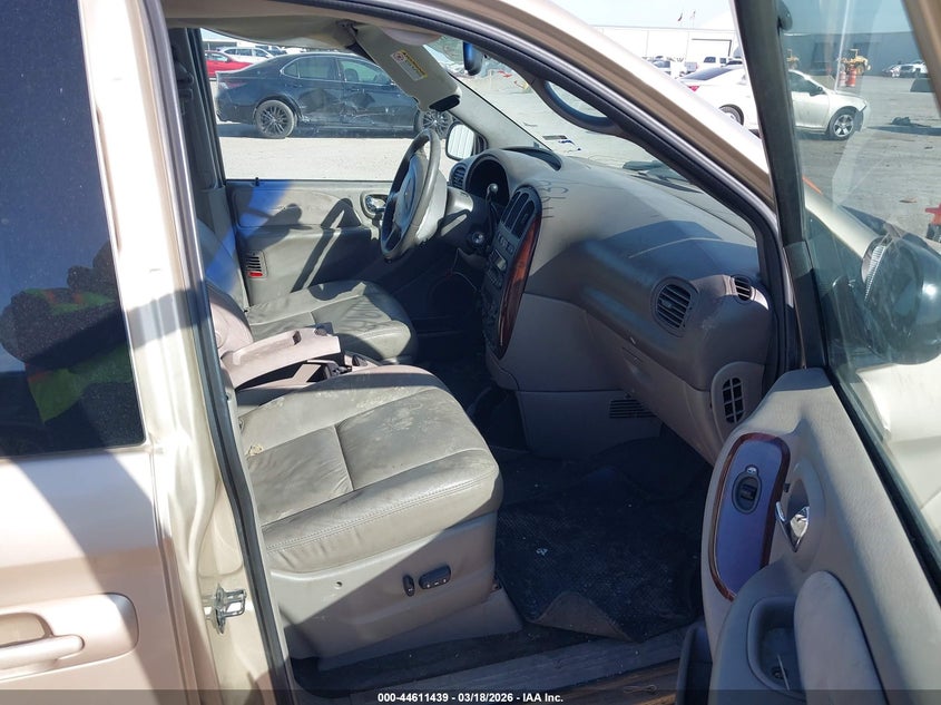 2001 Chrysler Town & Country Limited
