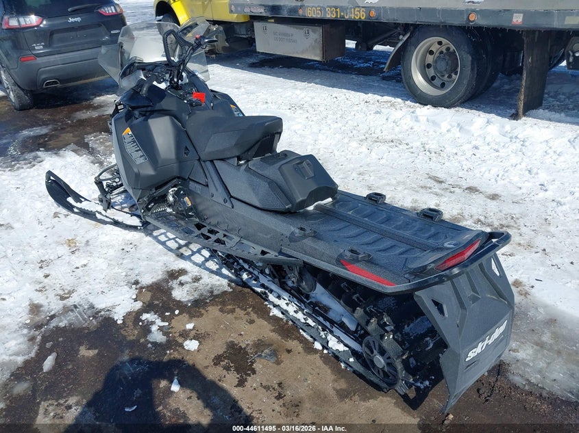 2025 SKI-DOO BACK COUNTRY X 800 auction photo 3
