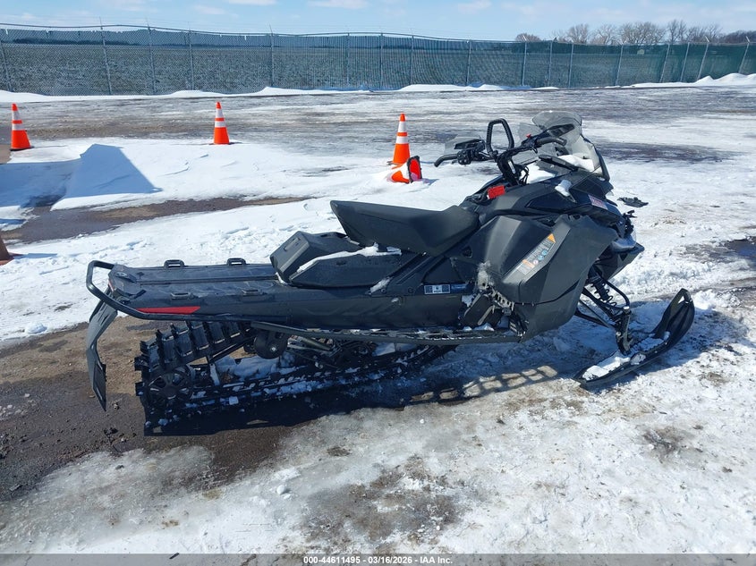 2025 SKI-DOO BACK COUNTRY X 800 auction photo 4