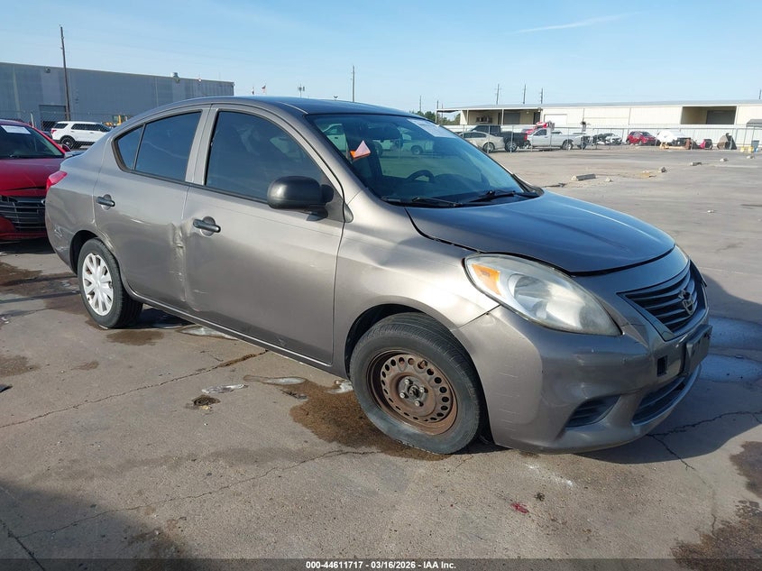 2014 Nissan Versa 1.6 S+