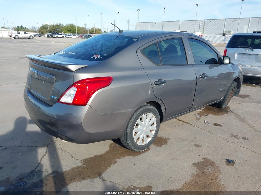 2014 Nissan Versa 1.6 S+