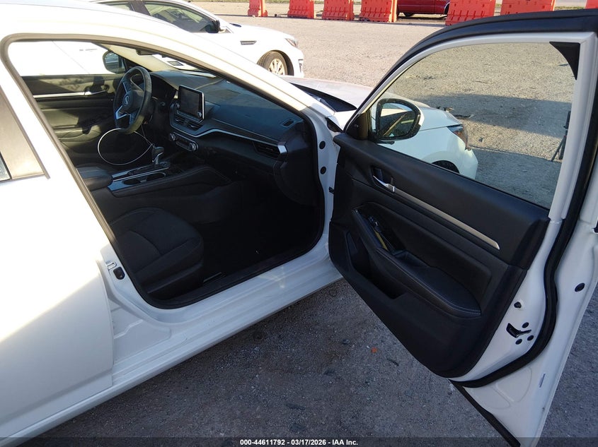 2023 Nissan Altima Sv Fwd