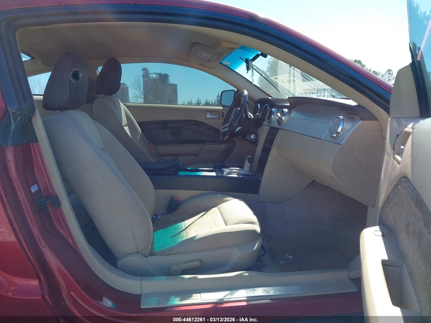 2007 Ford Mustang V6 Deluxe/V6 Premium