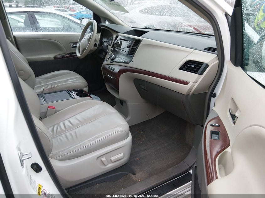 2013 Toyota Sienna Xle 7 Passenger