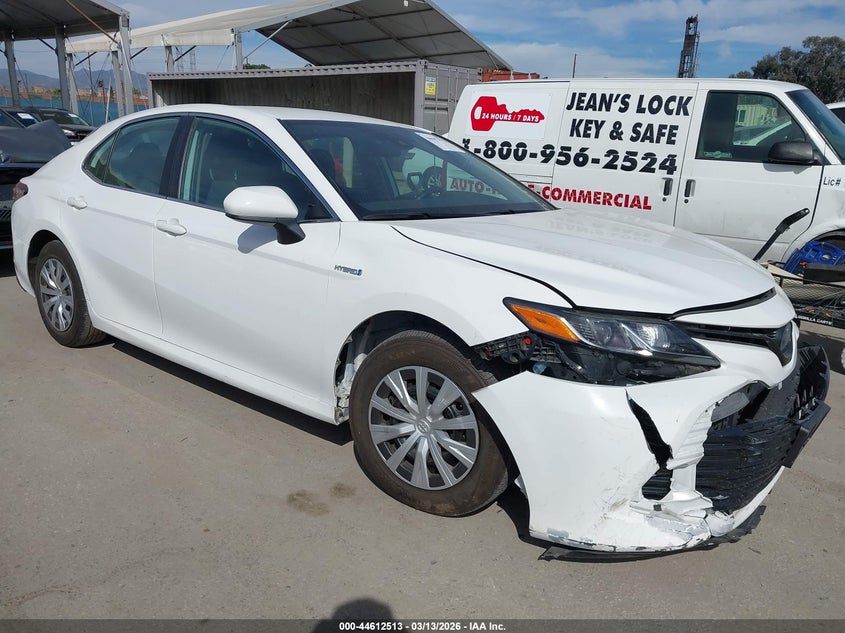 2019 Toyota Camry Hybrid Le