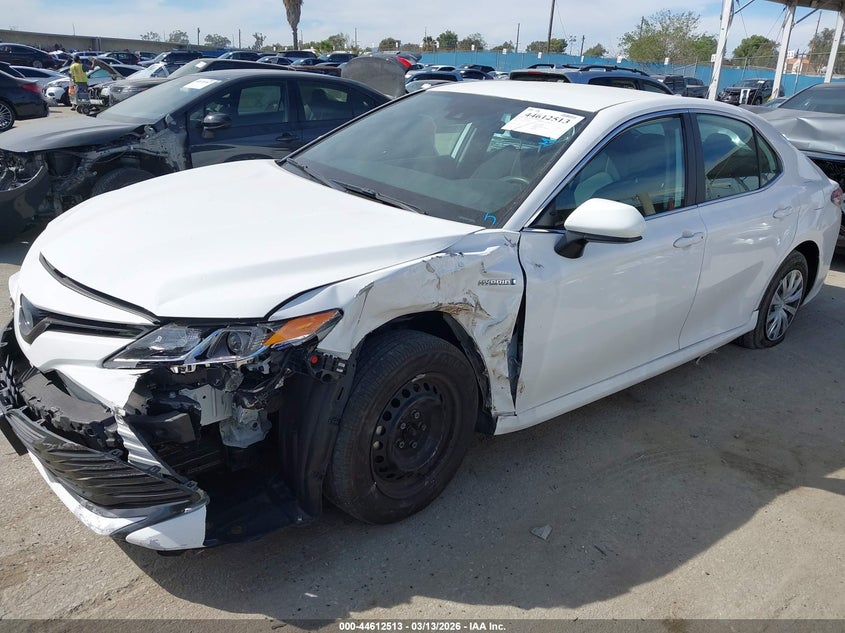 2019 Toyota Camry Hybrid Le