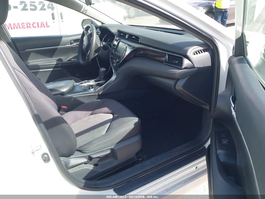 2019 Toyota Camry Hybrid Le